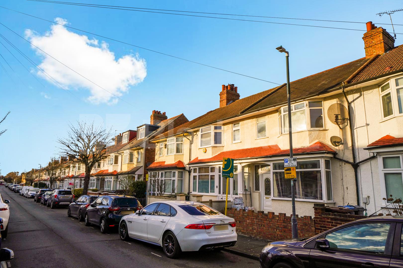 Refurbished throughout, flooded with natural light & beautiful mature garden  St. Barnabas Road, Tooting